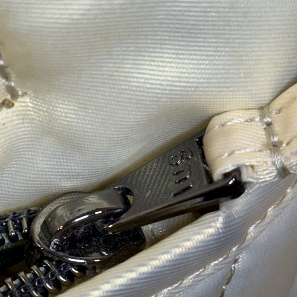 Lug Bolero Crossbody Bag Metallic Pearl Champagne - Star Lining w/ many Pockets - Picture 5 of 16